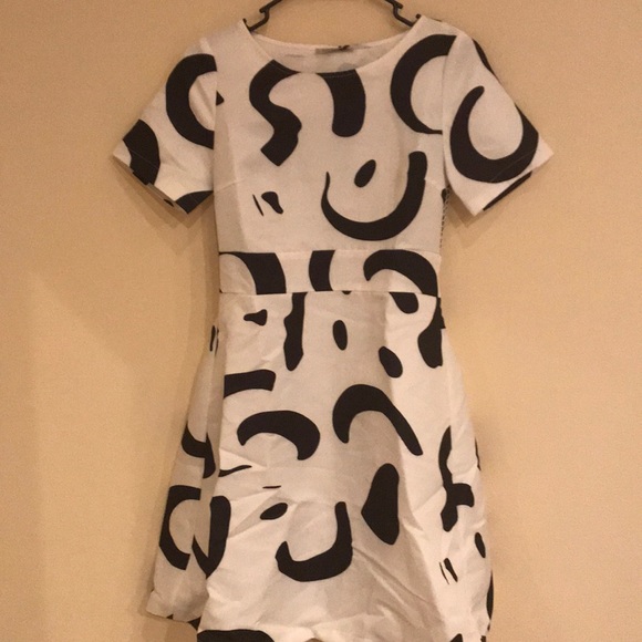 Black and white dress with net back - Picture 1 of 5